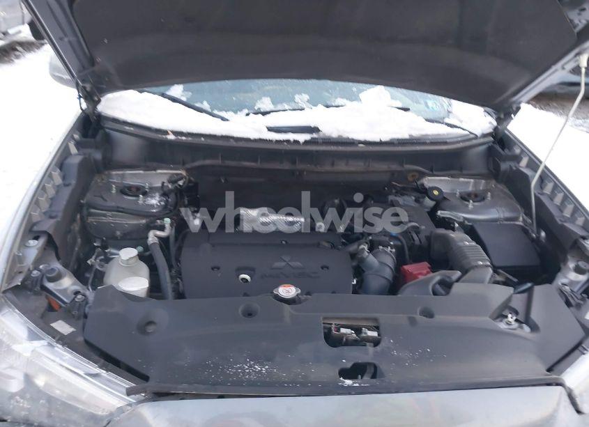 Photo 10 of 2015 Mitsubishi Outlander SPORT SE (VIN 4A4AR4AU2FE059297)