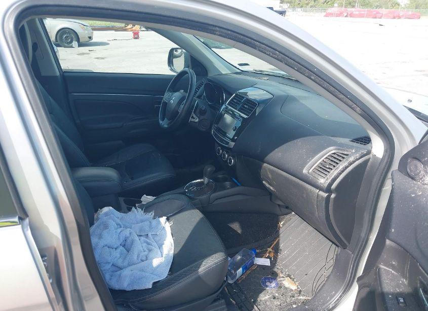 Photo 5 of 2015 Mitsubishi Outlander SPORT SE (VIN 4A4AR4AU3FE038779)