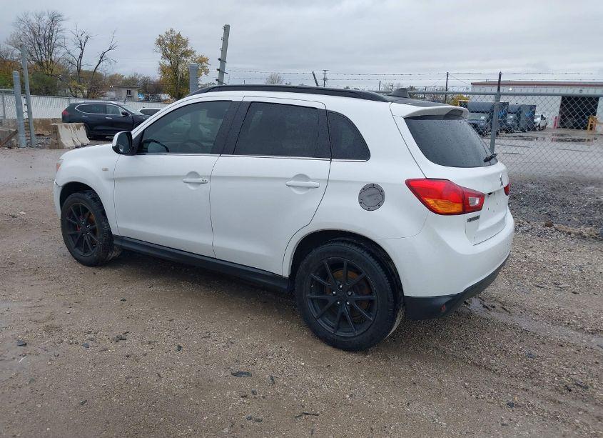 Photo 3 of 2015 Mitsubishi Outlander SPORT SE (VIN 4A4AR4AU5FE028495)