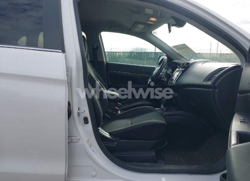 Photo 5 of 2015 Mitsubishi Outlander SPORT SE (VIN 4A4AR4AU6FE023404)