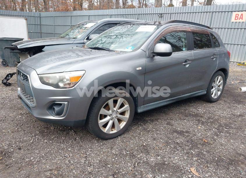 Photo 2 of 2013 Mitsubishi Outlander SPORT SE (VIN 4A4AR4AU8DE020517)