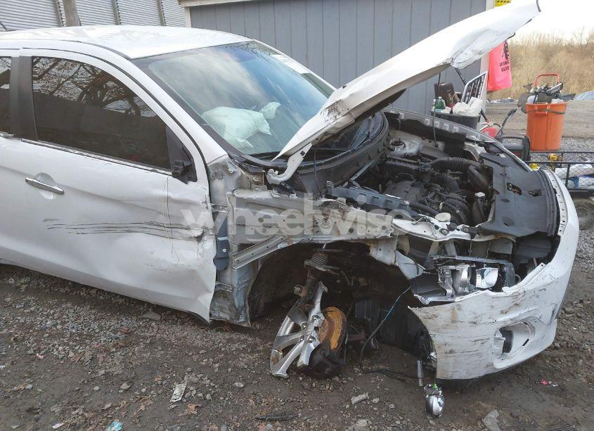 Photo 6 of 2015 Mitsubishi Outlander SPORT SE (VIN 4A4AR4AU8FE039619)