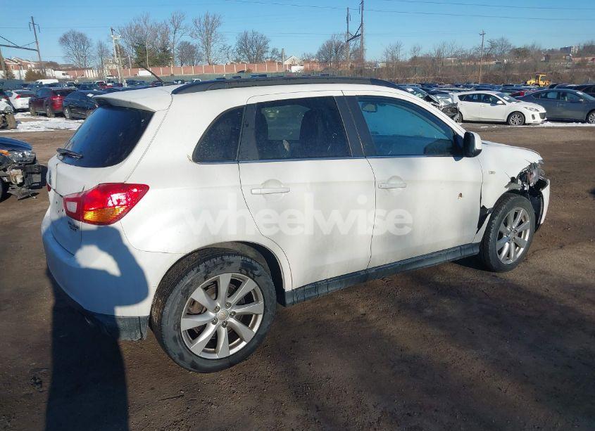 Photo 4 of 2014 Mitsubishi Outlander SPORT SE (VIN 4A4AR4AUXEE014039)