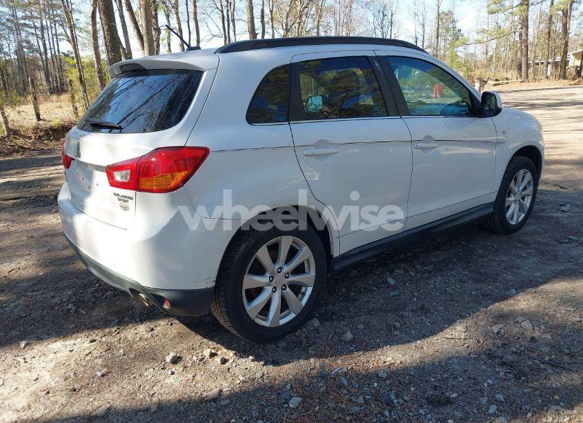 Photo 4 of 2015 Mitsubishi Outlander SPORT SE (VIN 4A4AR4AUXFE003883)