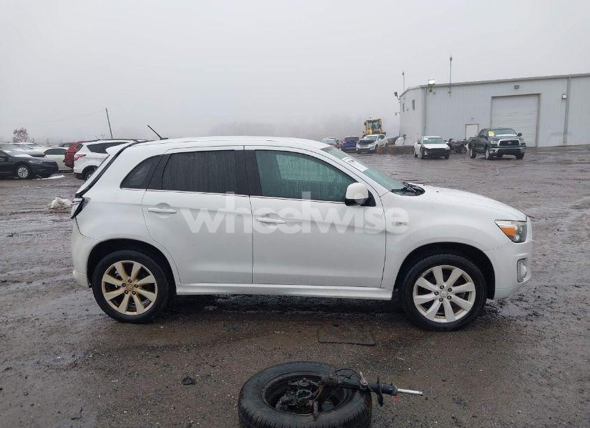 Photo 13 of 2015 Mitsubishi Outlander SPORT SE (VIN 4A4AR4AUXFE057829)