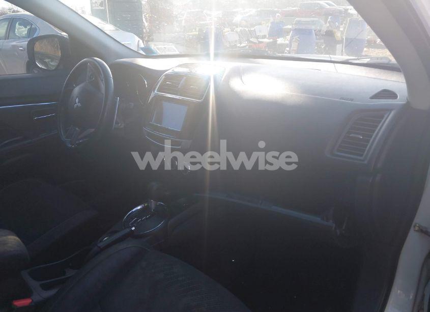 Photo 5 of 2015 Mitsubishi Outlander SPORT GT (VIN 4A4AR4AW2FE032859)