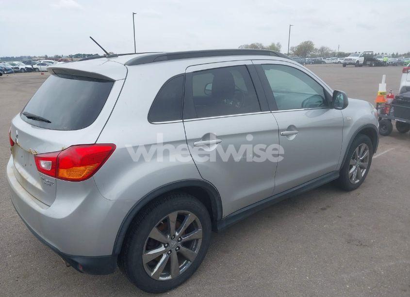 Photo 4 of 2013 Mitsubishi Outlander SPORT LE (VIN 4A4AR5AU2DE023810)