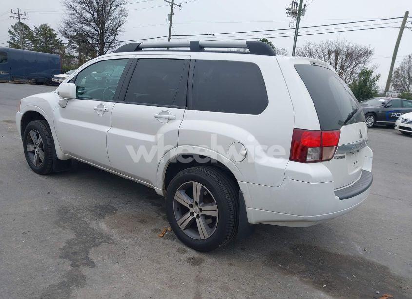 Photo 3 of 2011 Mitsubishi Endeavor SE (VIN 4A4JM3AS5BE018468)