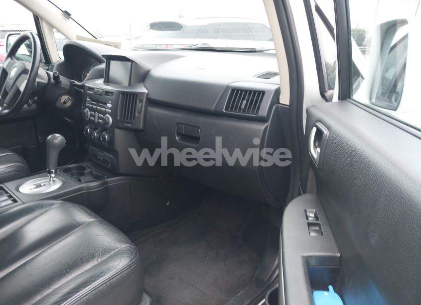 Photo 5 of 2011 Mitsubishi Endeavor SE (VIN 4A4JM3AS5BE018468)