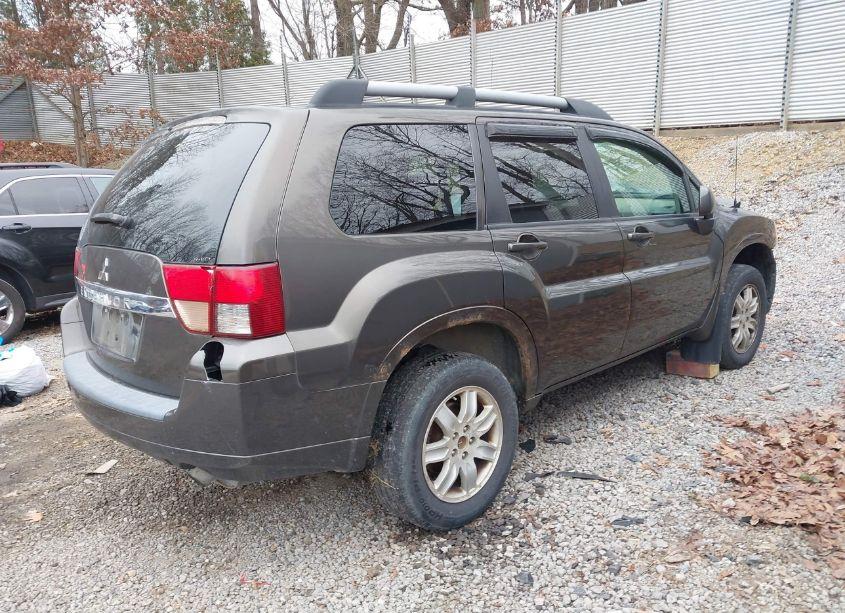 Photo 4 of 2011 Mitsubishi Endeavor (VIN 4A4JN2AS8BE014972)