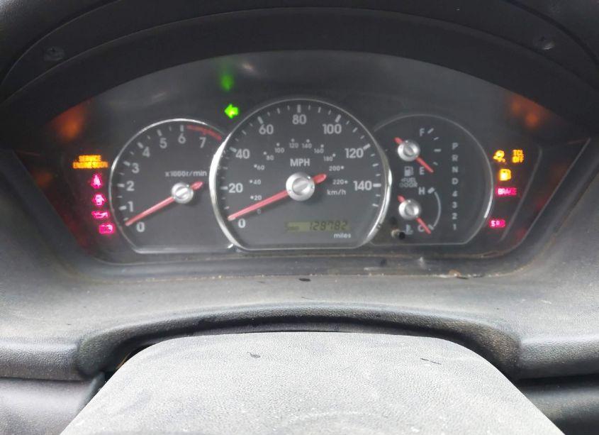 Photo 7 of 2011 Mitsubishi Endeavor (VIN 4A4JN2AS8BE014972)