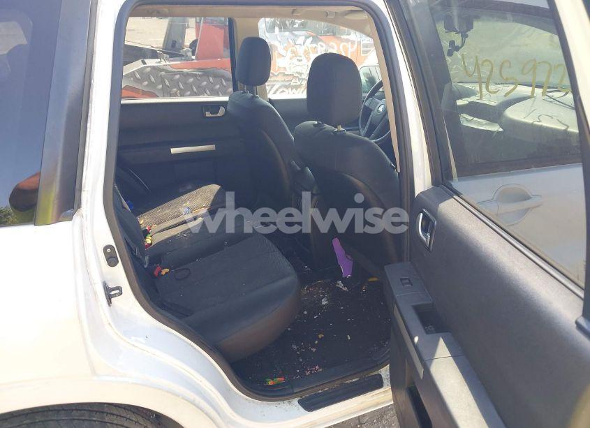 Photo 8 of 2011 Mitsubishi Endeavor (VIN 4A4JN2AS8BE036521)