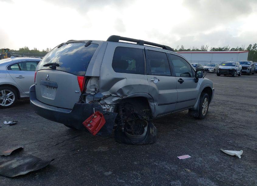 Photo 4 of 2005 Mitsubishi Endeavor LS (VIN 4A4MM21S95E021398)