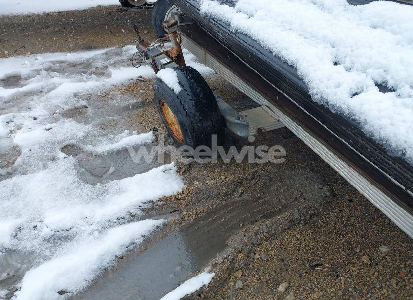 Photo 10 of 2001 Forest River GLACIER (VIN 4B0SM10122A111301)