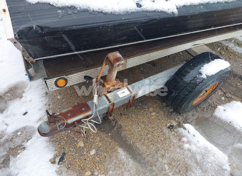 Photo 7 of 2001 Forest River GLACIER (VIN 4B0SM10122A111301)