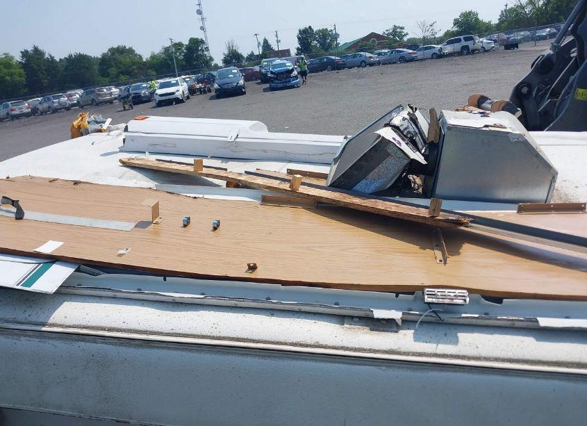 Photo 6 of 1999 Starcraft Venture N/A (VIN 4CP678H19X7263656)