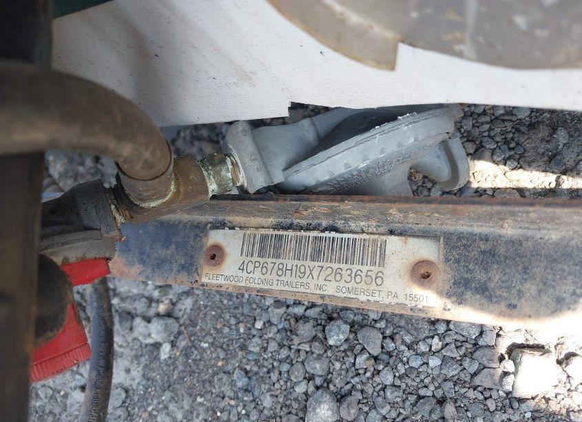 Photo 9 of 1999 Starcraft Venture N/A (VIN 4CP678H19X7263656)