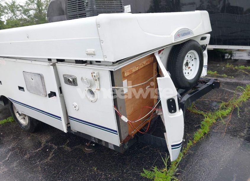 Photo 12 of 2006 Fleetwood Americana (VIN 4CP681H1457269317)