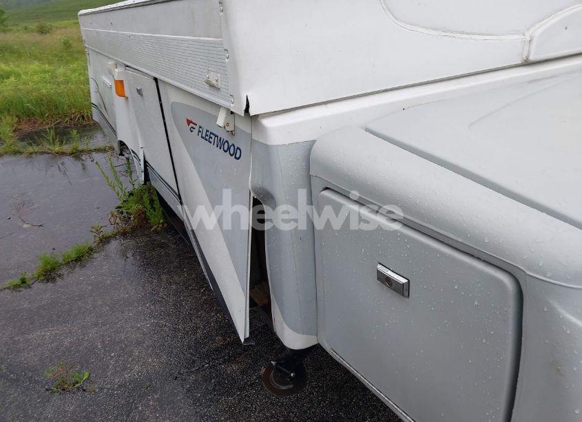 Photo 16 of 2006 Fleetwood Americana (VIN 4CP681H1457269317)