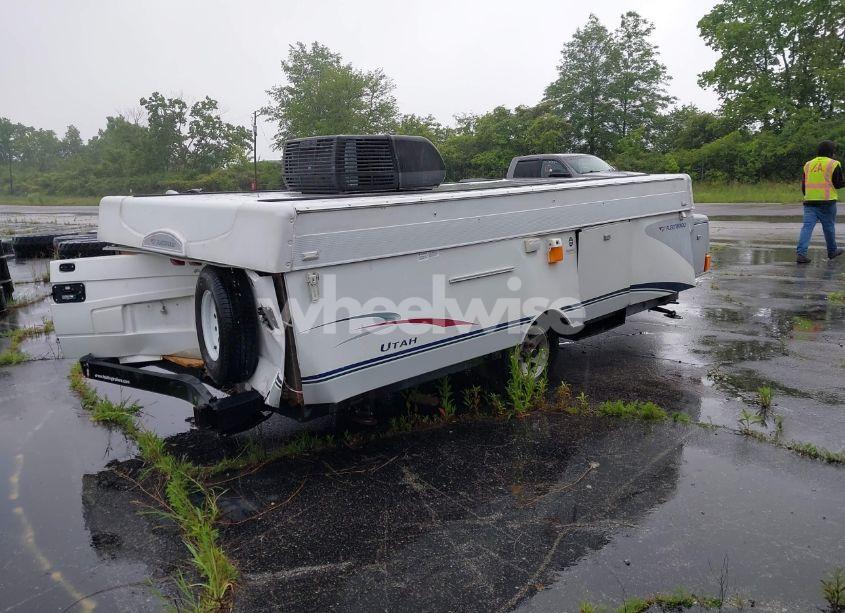 Photo 4 of 2006 Fleetwood Americana (VIN 4CP681H1457269317)