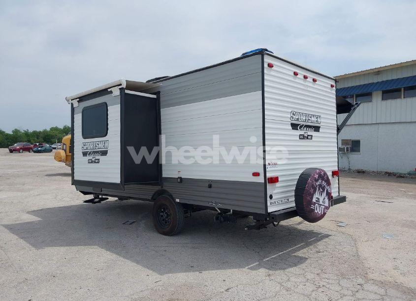 Photo 3 of 2022 Kz Sportsmen N/A (VIN 4EZTK1812N4061214)