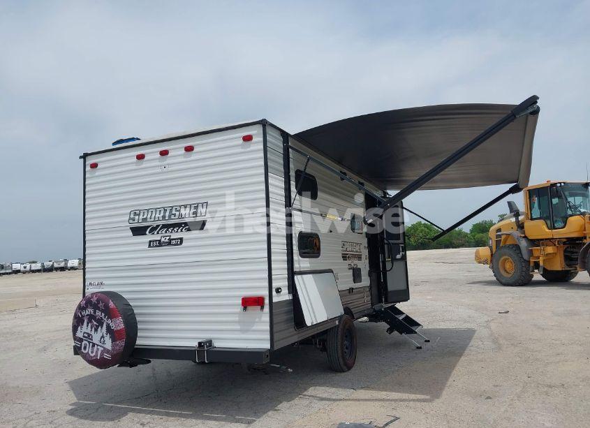 Photo 4 of 2022 Kz Sportsmen N/A (VIN 4EZTK1812N4061214)