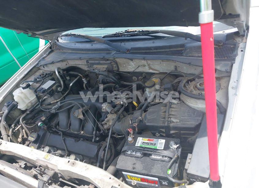 Photo 10 of 2001 Mazda Tribute ES V6/LX V6 (VIN 4F2CU09101KM64151)