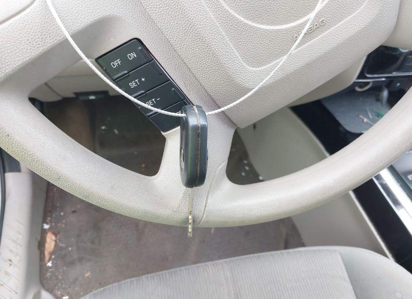 Photo 11 of 2010 Mazda Tribute I SPORT (VIN 4F2CY0C73AKM04172)