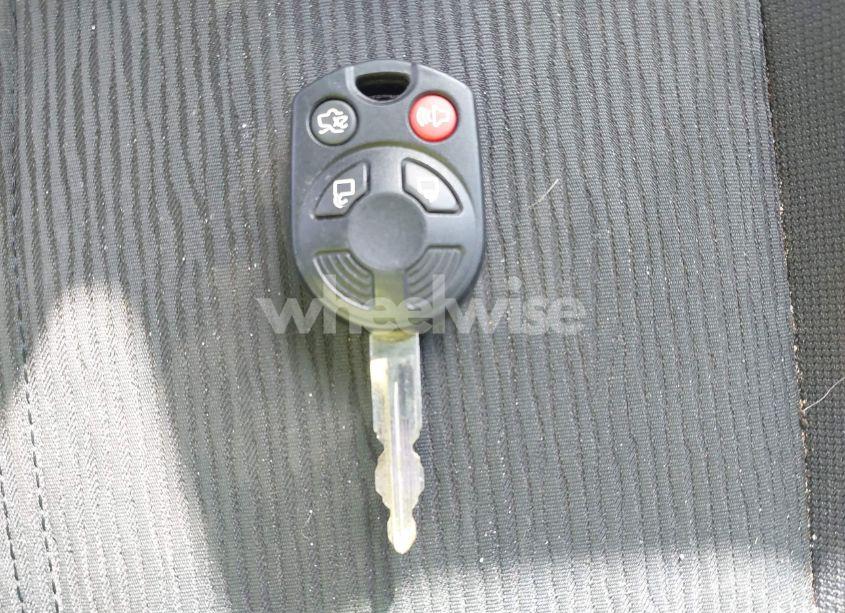 Photo 11 of 2010 Mazda Tribute I SPORT (VIN 4F2CY0C75AKM06358)