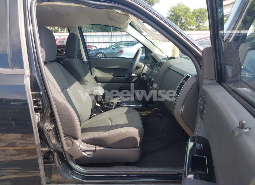 Photo 5 of 2010 Mazda Tribute I SPORT (VIN 4F2CY0C75AKM06358)