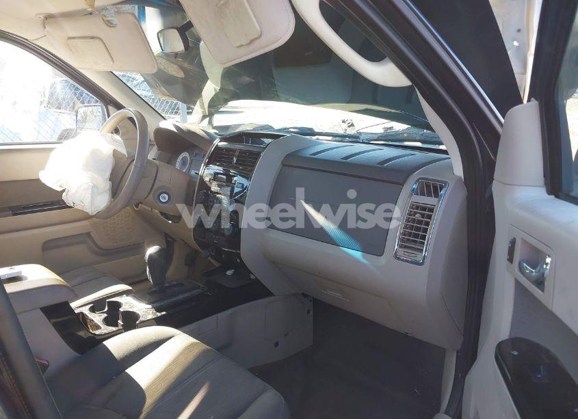 Photo 5 of 2010 Mazda Tribute I SPORT (VIN 4F2CY0C76AKM00181)