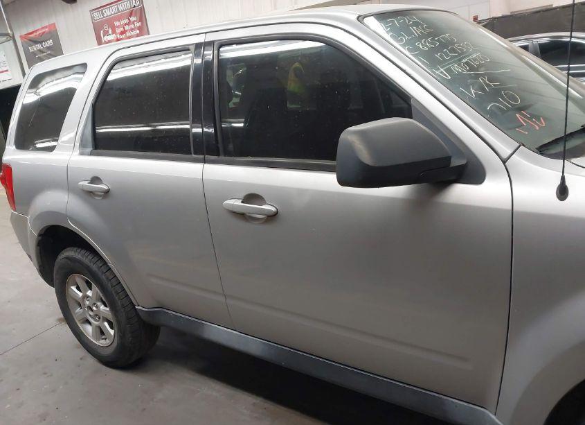 Photo 13 of 2010 Mazda Tribute I SPORT (VIN 4F2CY0C78AKM07620)