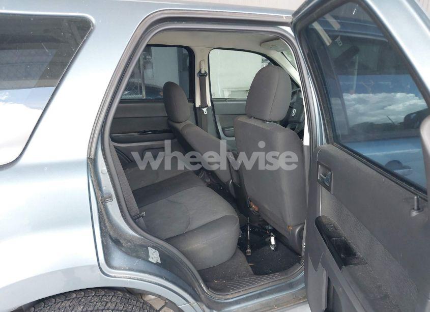 Photo 8 of 2010 Mazda Tribute I SPORT (VIN 4F2CY9C77AKM08942)