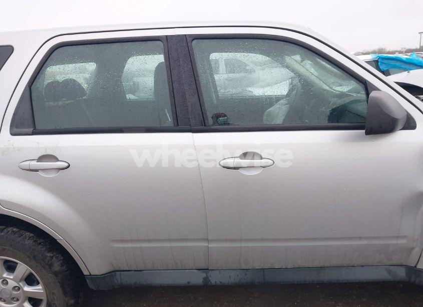 Photo 13 of 2011 Mazda Tribute I SPORT (VIN 4F2CY9C7XBKM01050)