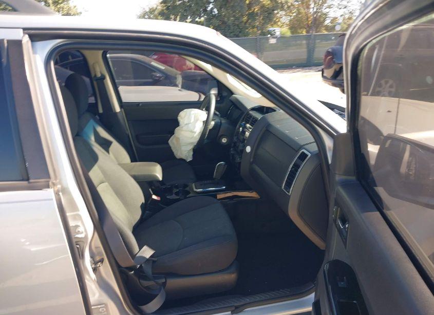 Photo 5 of 2009 Mazda Tribute I SPORT (VIN 4F2CZ02729KM04268)