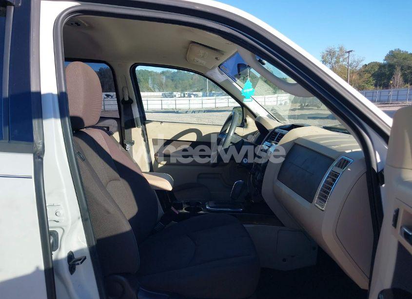 Photo 5 of 2009 Mazda Tribute I SPORT (VIN 4F2CZ02789KM04923)