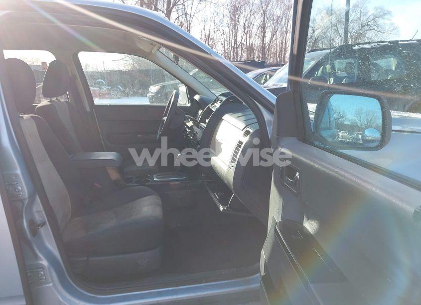 Photo 5 of 2008 Mazda Tribute I TOURING (VIN 4F2CZ02Z18KM02561)