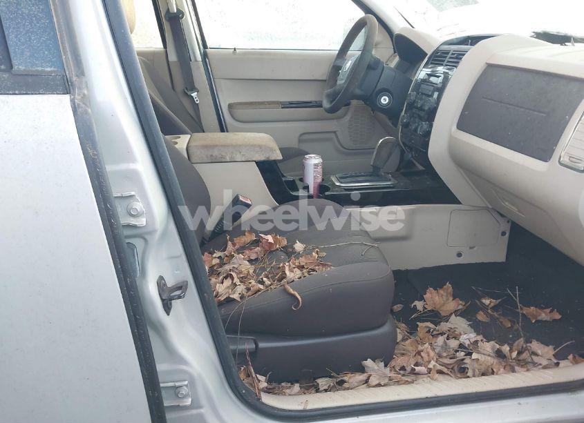 Photo 5 of 2008 Mazda Tribute (VIN 4F2CZ02Z48KM28457)