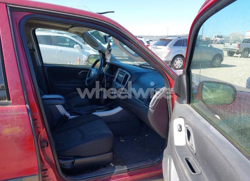 Photo 5 of 2005 Mazda Tribute S (VIN 4F2CZ04105KM29219)