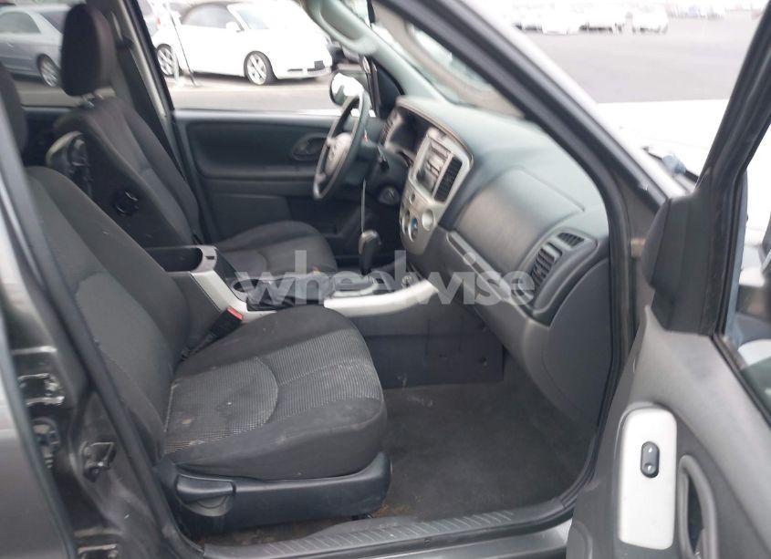 Photo 5 of 2006 Mazda Tribute S (VIN 4F2CZ04126KM04713)