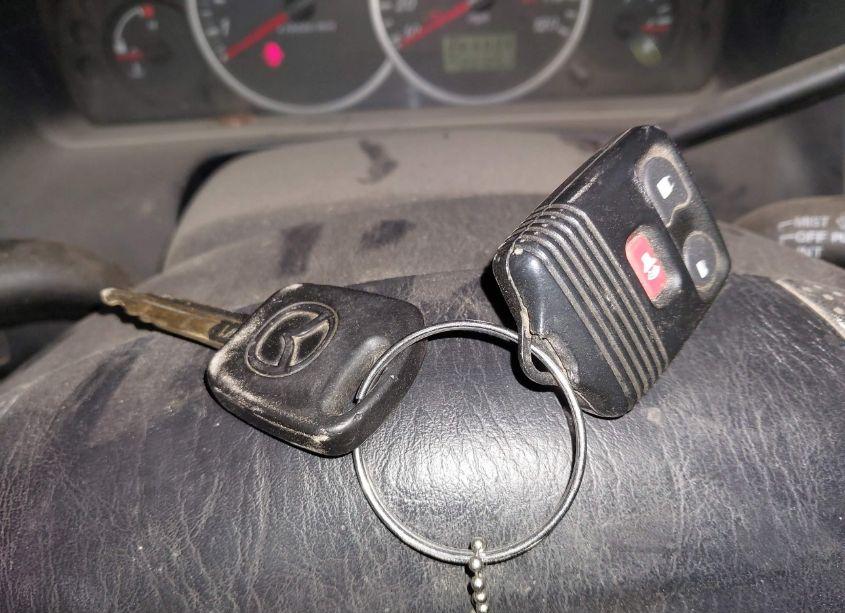 Photo 10 of 2004 Mazda Tribute LX V6 (VIN 4F2CZ04144KM26774)