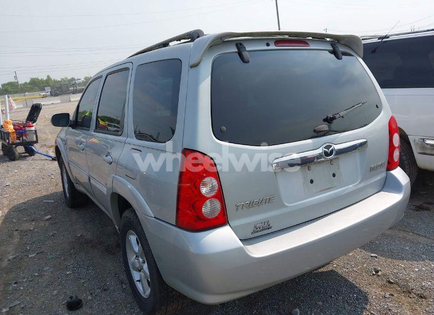 Photo 3 of 2005 Mazda Tribute S (VIN 4F2CZ04145KM31796)