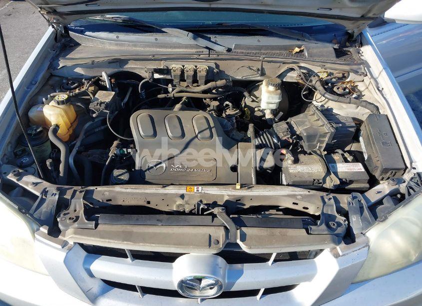 Photo 10 of 2005 Mazda Tribute S (VIN 4F2CZ04185KM35933)