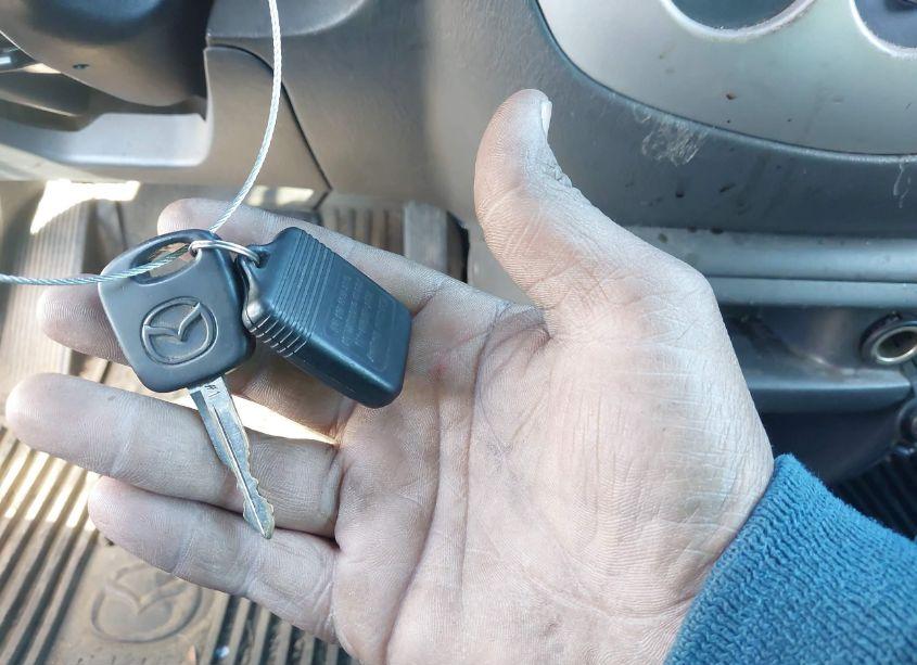 Photo 11 of 2004 Mazda Tribute ES V6 (VIN 4F2CZ06114KM10982)