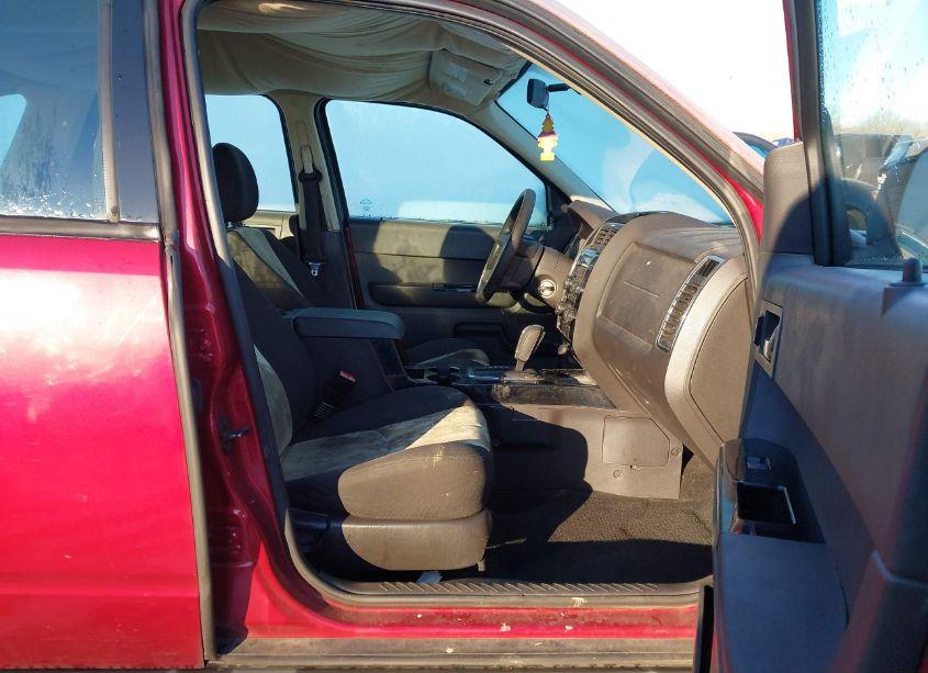 Photo 5 of 2008 Mazda Tribute S SPORT (VIN 4F2CZ06168KM04987)