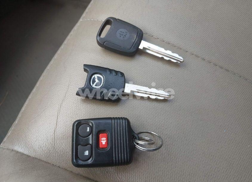 Photo 11 of 2005 Mazda Tribute S (VIN 4F2CZ06185KM25576)