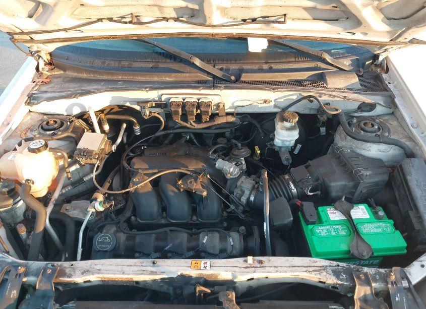 Photo 10 of 2005 Mazda Tribute S (VIN 4F2CZ94125KM28397)