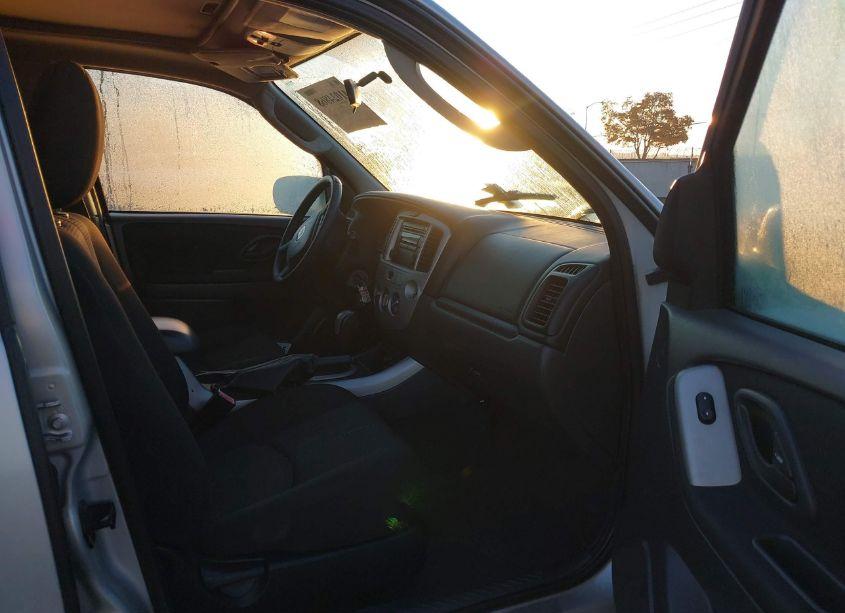 Photo 5 of 2005 Mazda Tribute S (VIN 4F2CZ94125KM28397)