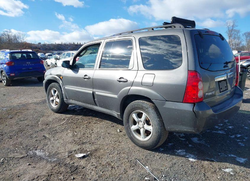Photo 3 of 2005 Mazda Tribute S (VIN 4F2CZ96165KM07114)
