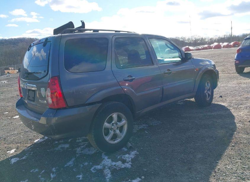 Photo 4 of 2005 Mazda Tribute S (VIN 4F2CZ96165KM07114)